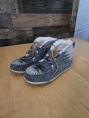 Minnetonka Southwest Womens Torrey Laceup Boot Grey 7M Style 40144